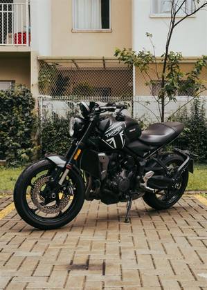TRIUMPH TRIDENT 660 